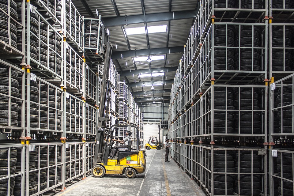 forklift 835340 960 720 - 5 Auswirkungen einer Rezession auf größere Unternehmen